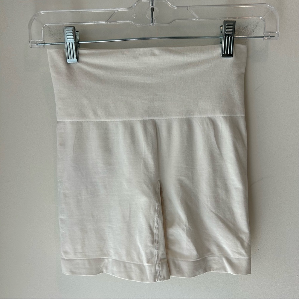 Skims Bike Shorts White Size Small